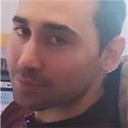 Insegnante di italiano impartisce lezioni a studenti di qualsiasi istituto